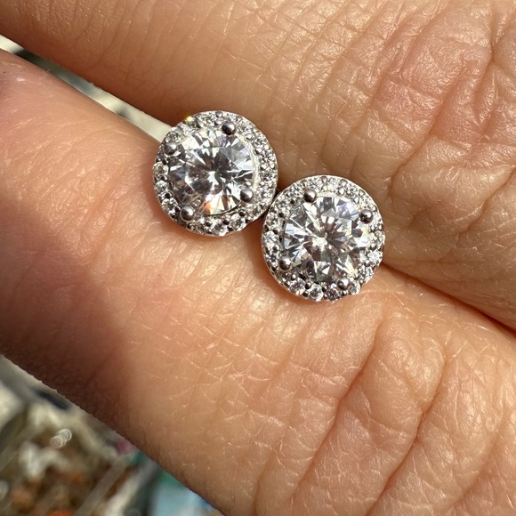 Jewelry - 👼1 carat CZ Sterling Silver Halo Stud Earrings